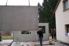 Die ersten Wände kommen angeflogen ....